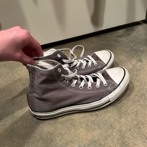 Gray hop top converse